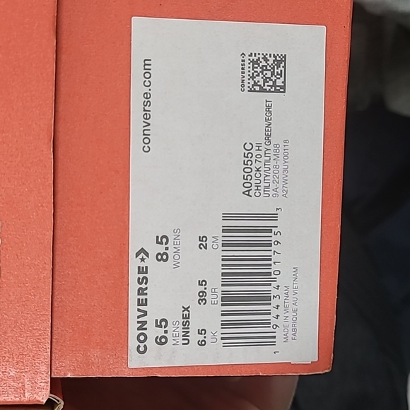 Converse All Star Hi tops fur lined. Unisex- M: 6.5 W: 8.5. New in box - Picture 7 of 7